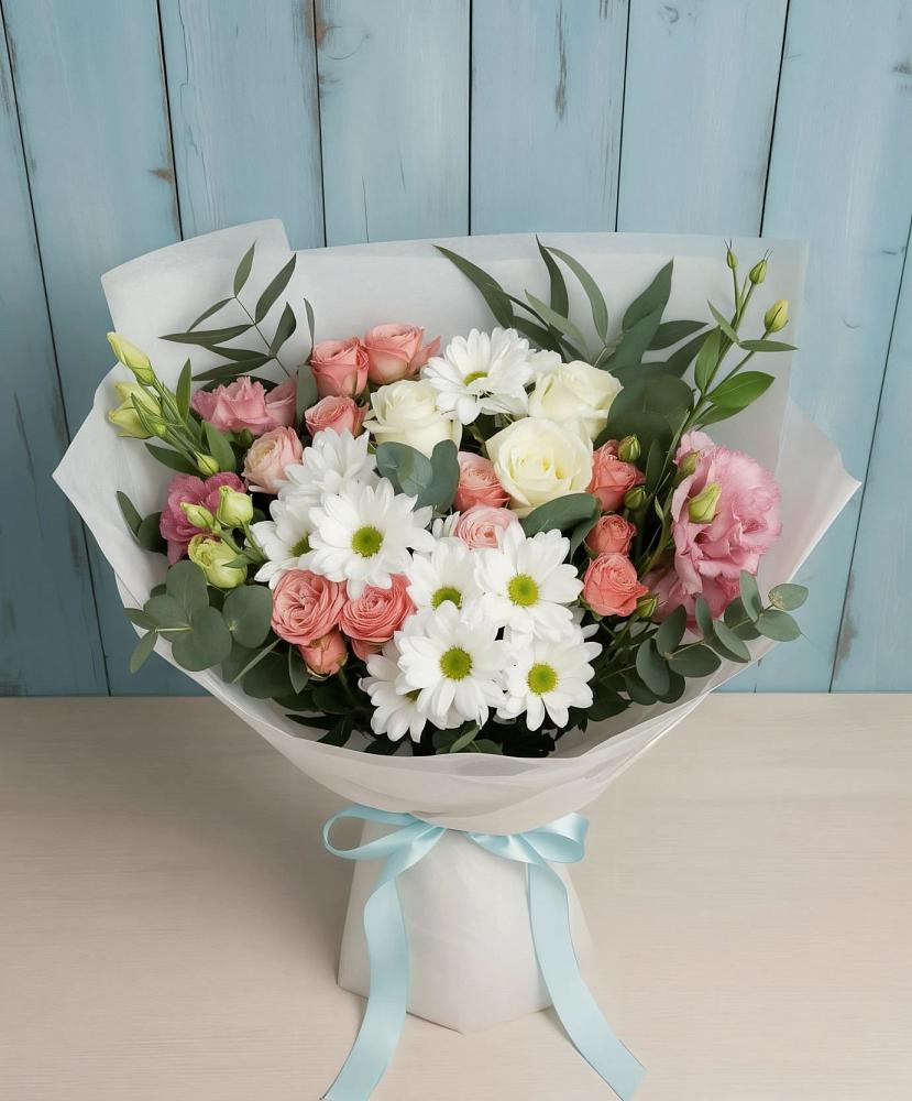Букет цветов из: Розы, Лизиантусы и Хризантемы в Новосемейкино