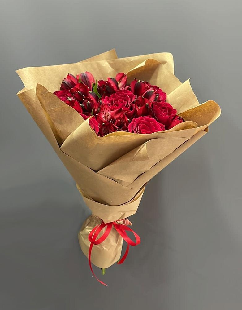 Букет цветов из: Альстромерии и Розы в Новосемейкино