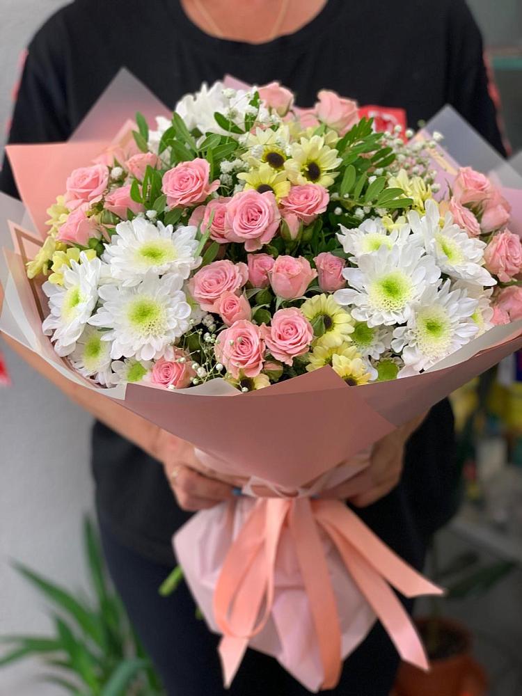 Букет цветов из: Розы и Хризантемы в Новосемейкино