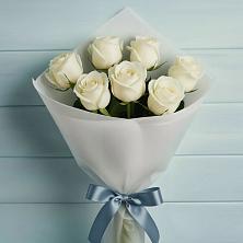 Букет 7 Белых роз Эдлесс Лав в Новосемейкино