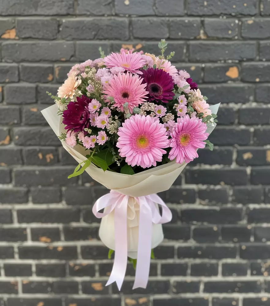 Букет цветов из: Герберы и Хризантемы в Новосемейкино