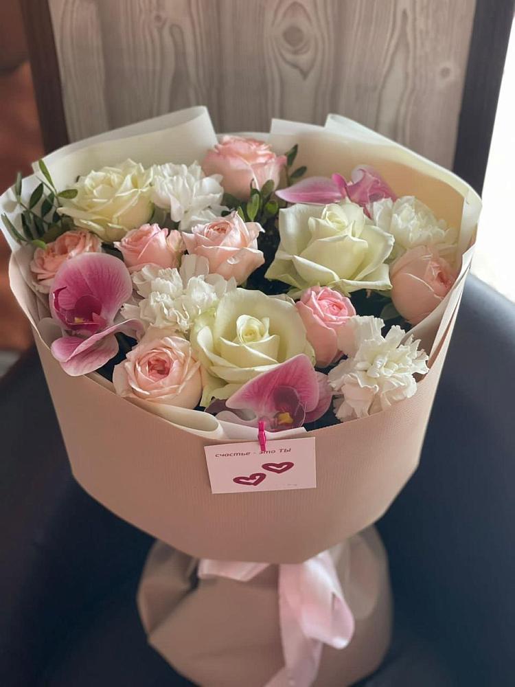 Букет цветов из: Орхидеи, Розы и Гвоздики в Новосемейкино