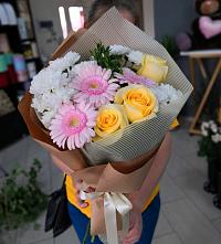 Букет цветов из:  Герберы, Розы и Хризантемы в Новосемейкино