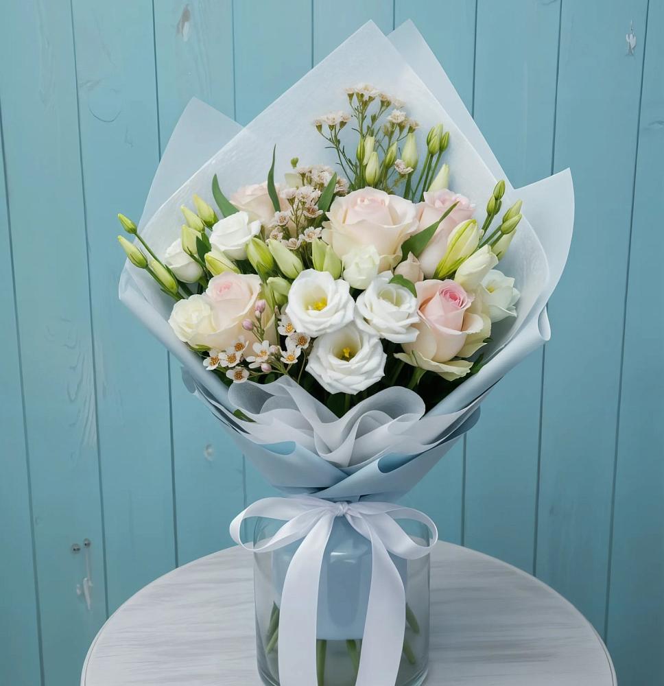 Букет цветов из: Розы и Лизиантусы в Новосемейкино