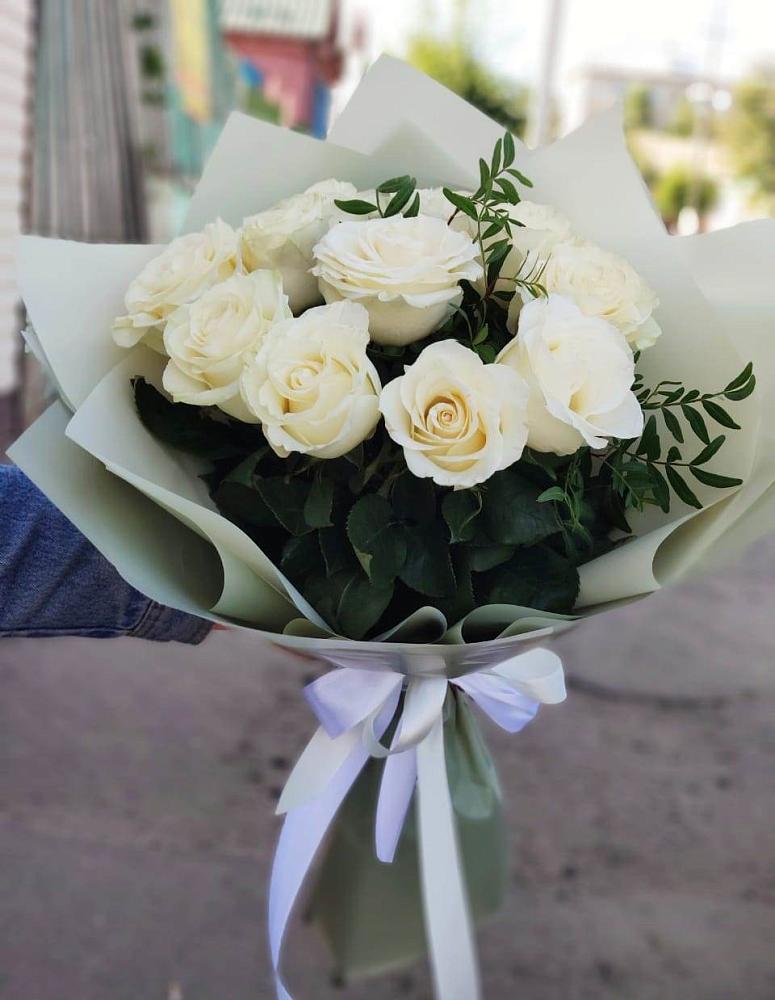 Букет Белые розы Проуд в Новосемейкино