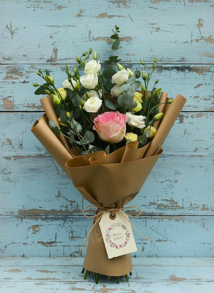 Букет цветов из: Розы и Лизиантусы в Новосемейкино