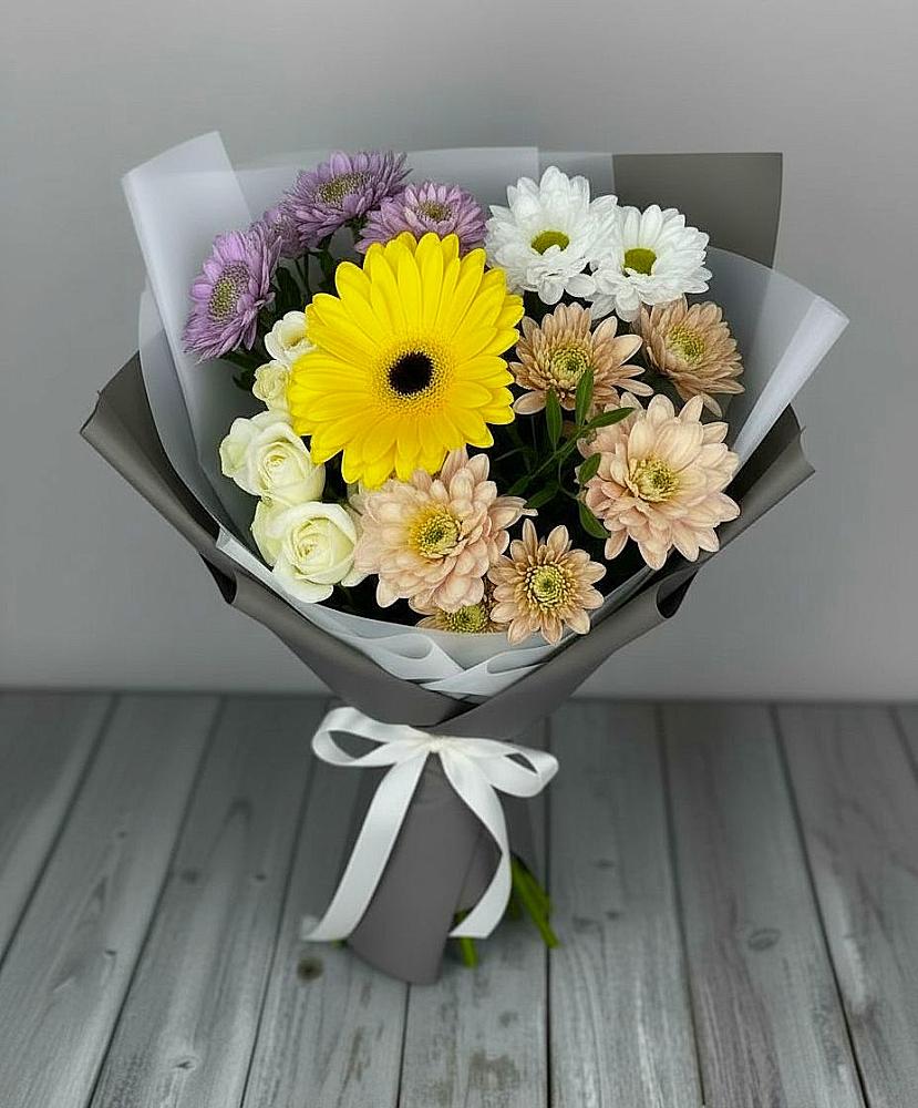 Букет цветов из: Розы, Герберы и Хризантемы в Новосемейкино