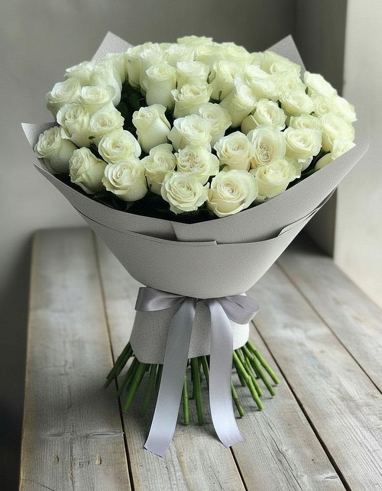 Букет 35 Белых роз в Новосемейкино