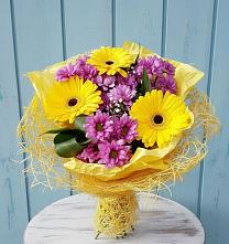 Букет цветов из:  Хризантемы и Герберы в Новосемейкино