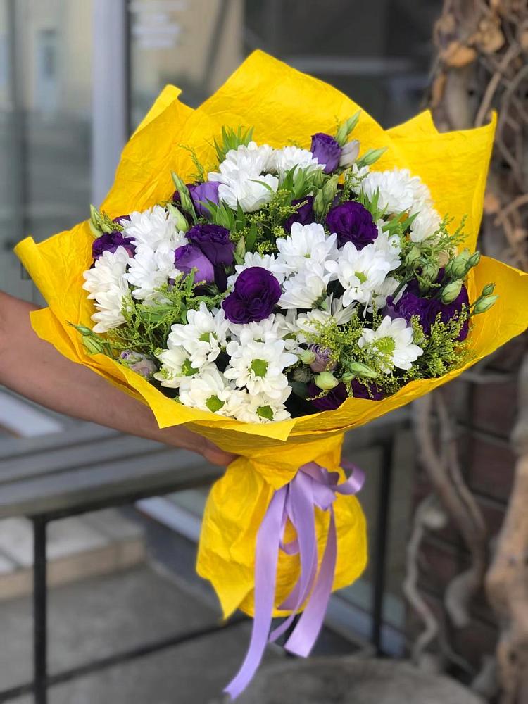 Букет цветов из: Ирисы, Хризантемы и Ромашки в Новосемейкино