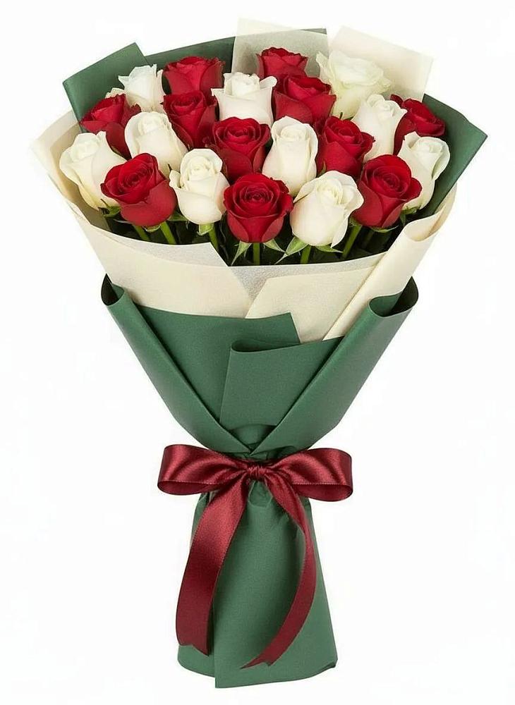 Букет Микс из красных и белых роз в Новосемейкино