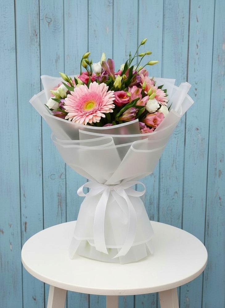 Букет цветов из: Герберы, Альстромерии и Лизиантусы в Новосемейкино