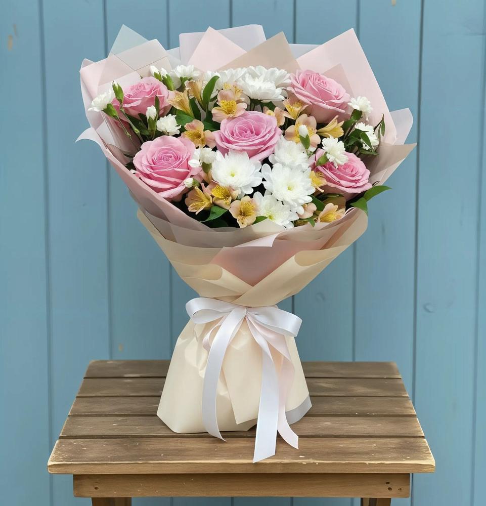 Букет цветов из: Гвоздики, Орхидеи и Розы в Новосемейкино