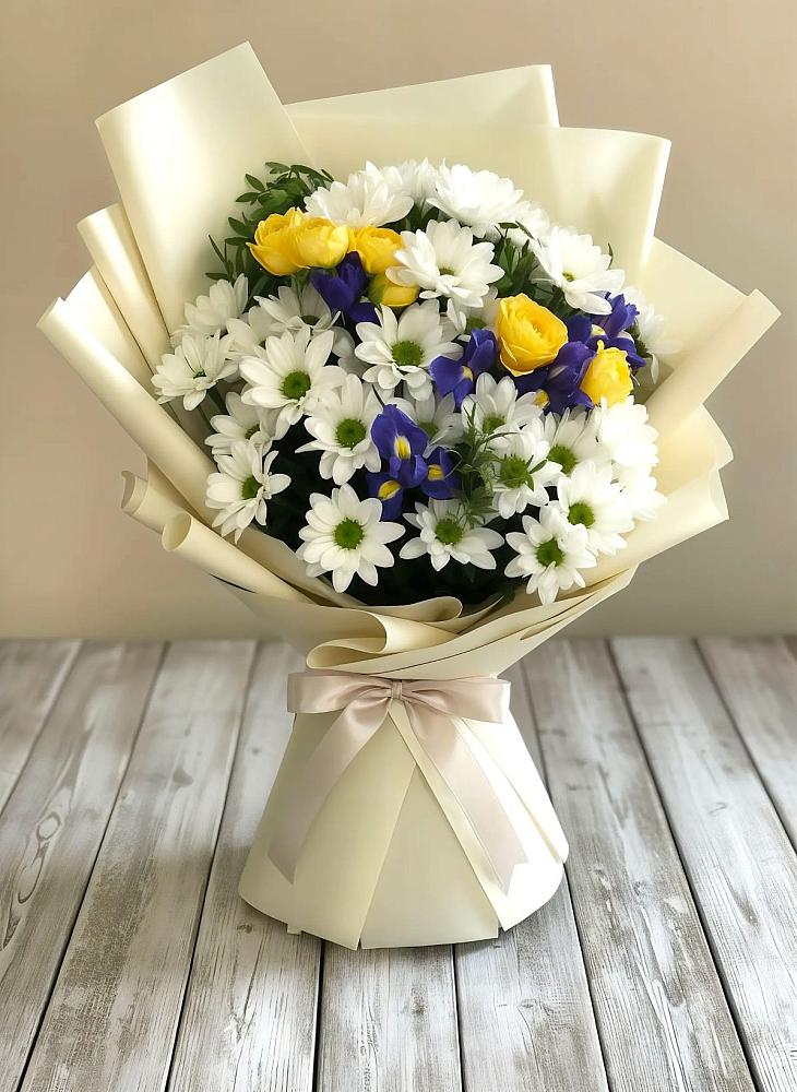 Букет цветов из: Ирисы, Хризантемы и Розы в Новосемейкино