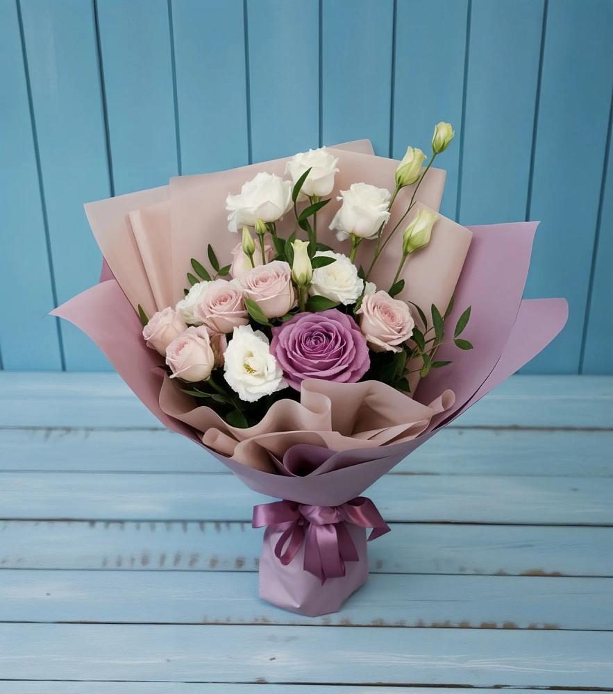 Букет цветов из: Розы и Лизиантусы в Новосемейкино